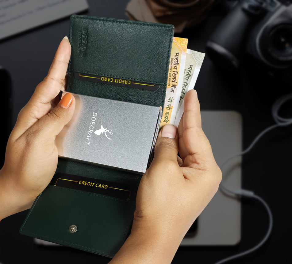 DOECRAFT Men Casual, Formal Green, Silver Genuine Leather Wallet (8 Card Slots)