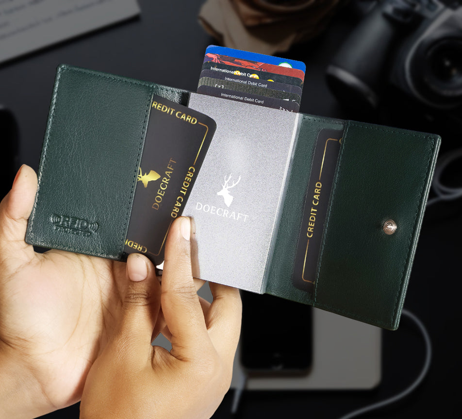 DOECRAFT Men Casual, Formal Green, Silver Genuine Leather Wallet (8 Card Slots)