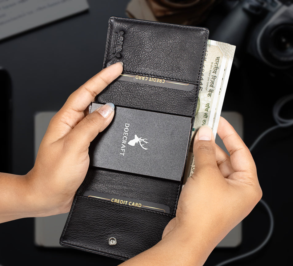 DOECRAFT Men Casual, Formal Black Genuine Leather Wallet (8 Card Slots)